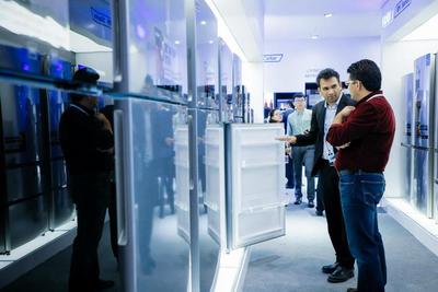 1块板材变海尔冰箱:智能制造显科技实力