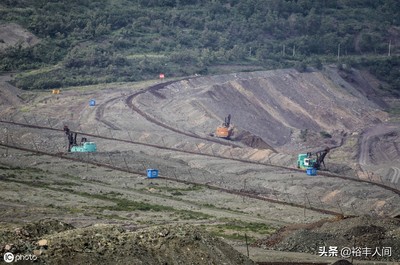 资源枯竭的“亚洲最大矿坑”,曾是“摇钱树”,如今变成深沟险壑