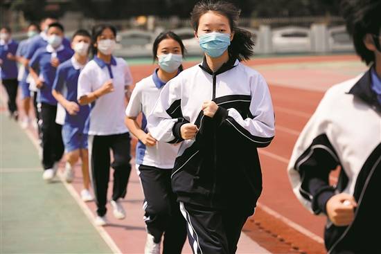 融合大湾区高教资源，打造深圳卓越教师队伍新路径